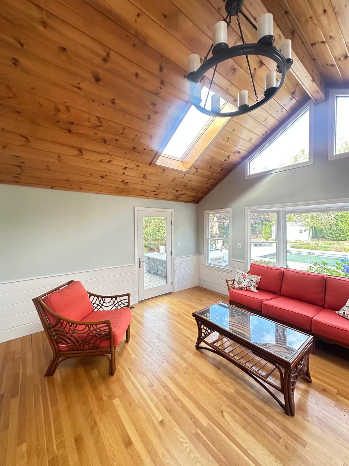 Professional painter from Lupa Painting Services working carefully on an interior project